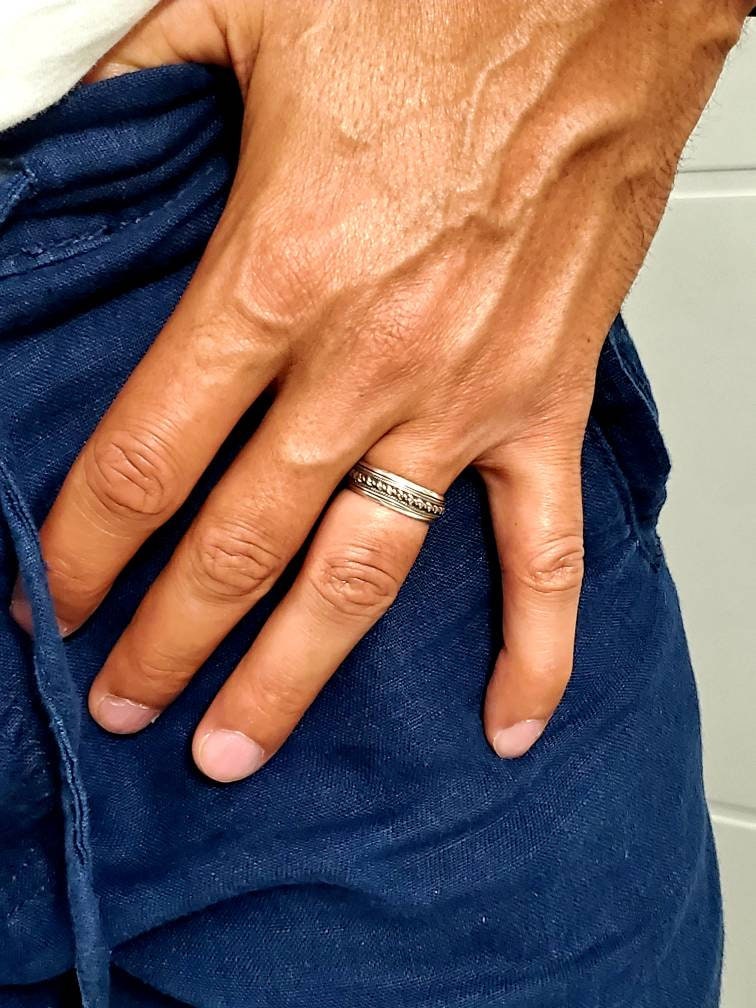 Men's Bali Spinner Engagement Band