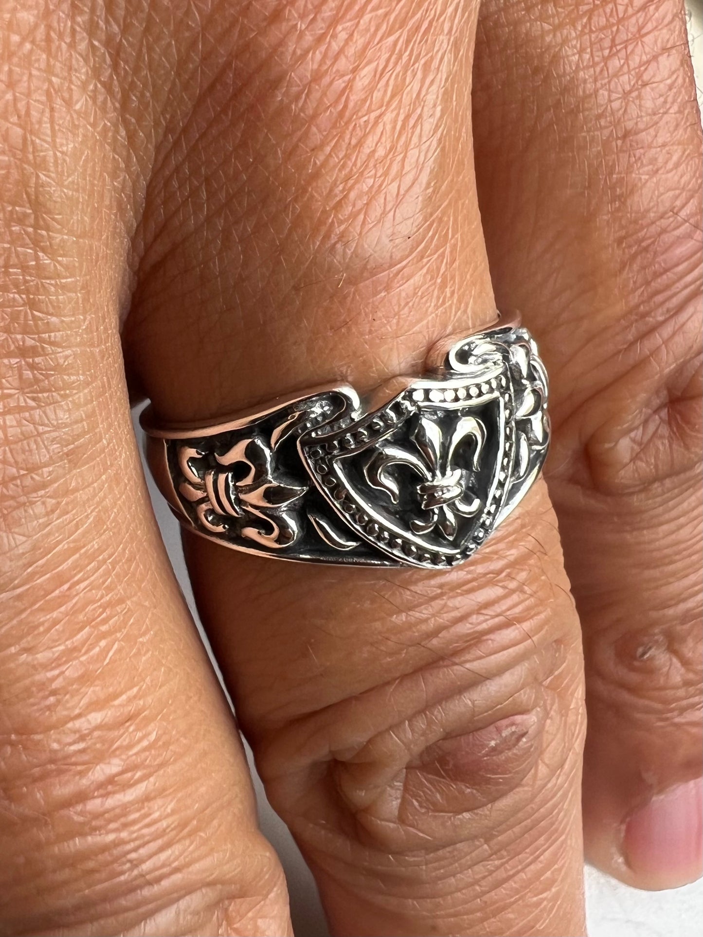 Fleur De Lis Shield Ring