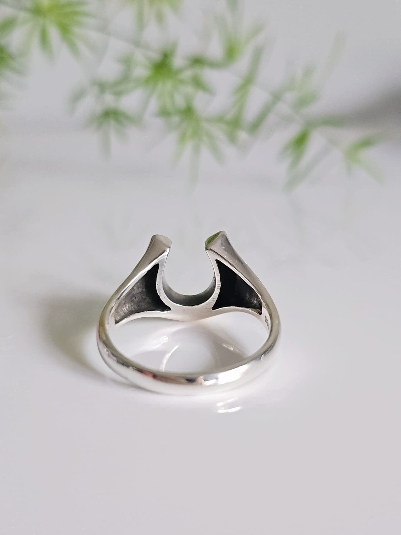 Horse Shoe Ring, Tiger Eyes Stone