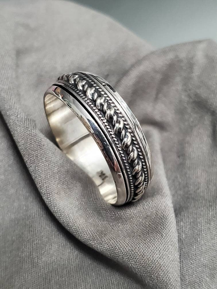 Men's Bali Spinner Engagement Band