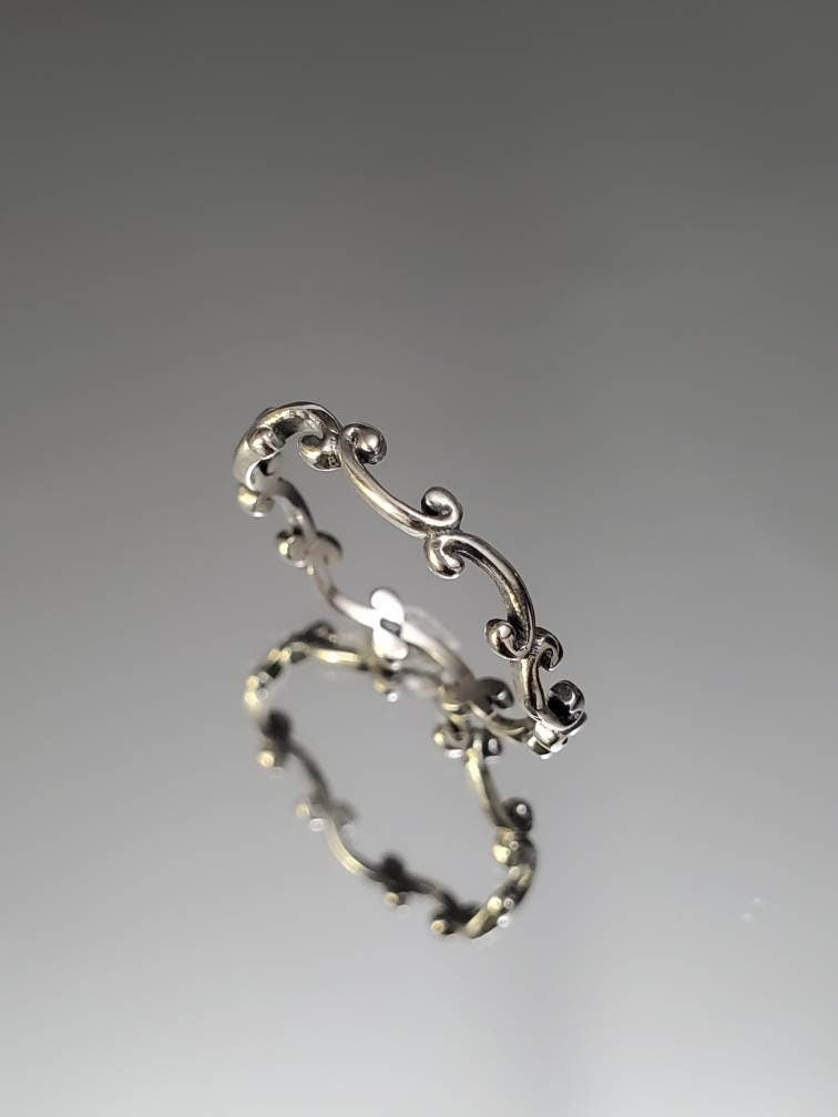 Sterling Silver Swirl Band, Simple Minimalist Ring, Dainty Women's Ring, Wedding Engagement, Gift for Women, Thin Band