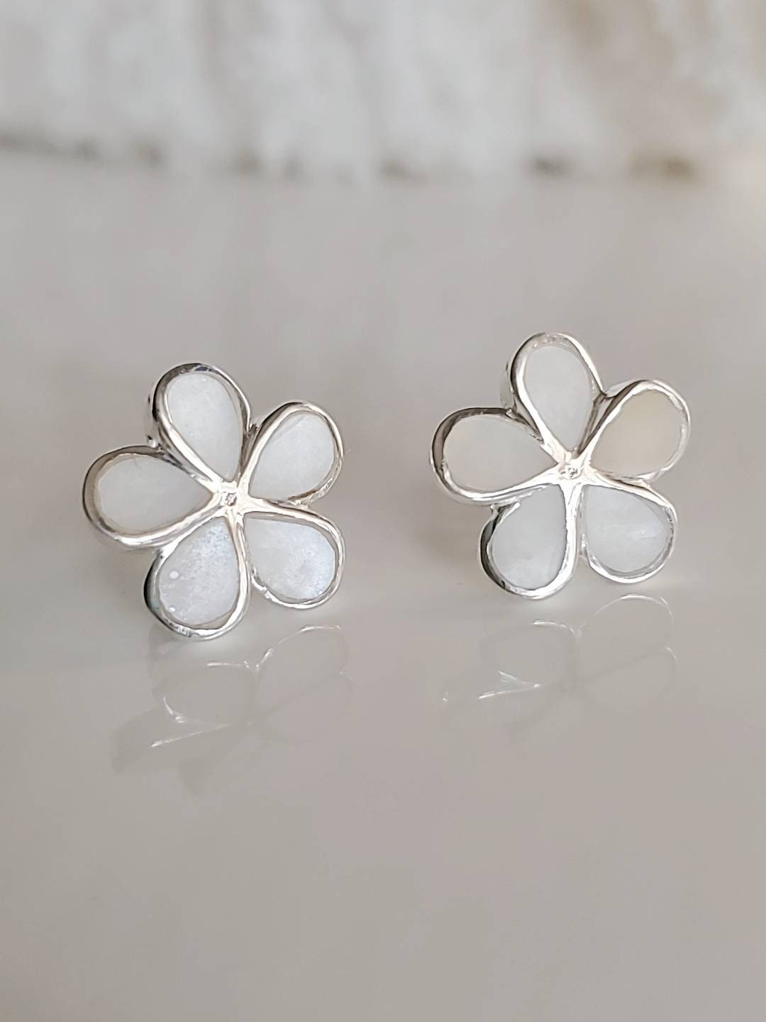 Mother of Pearl Earring