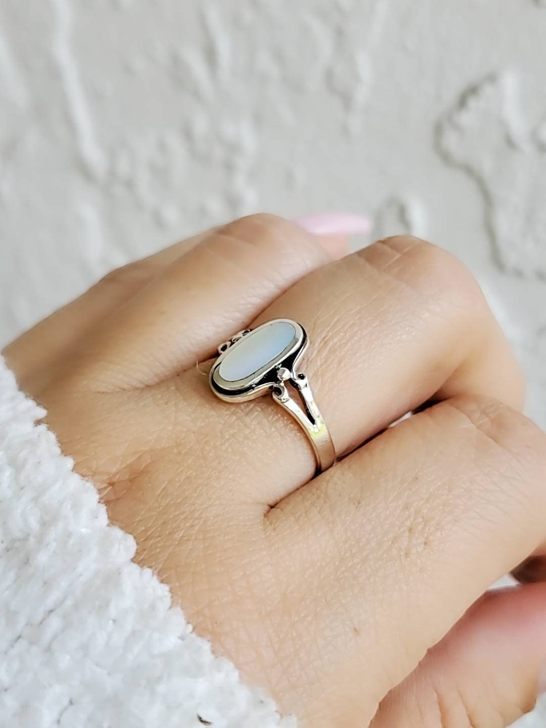 Sterling Silver Mother of Pearl Ring, Women's Ring, Minimalist Ring, Oval Stone, 925 Stamped, Anniversary Gift, Gift for Women