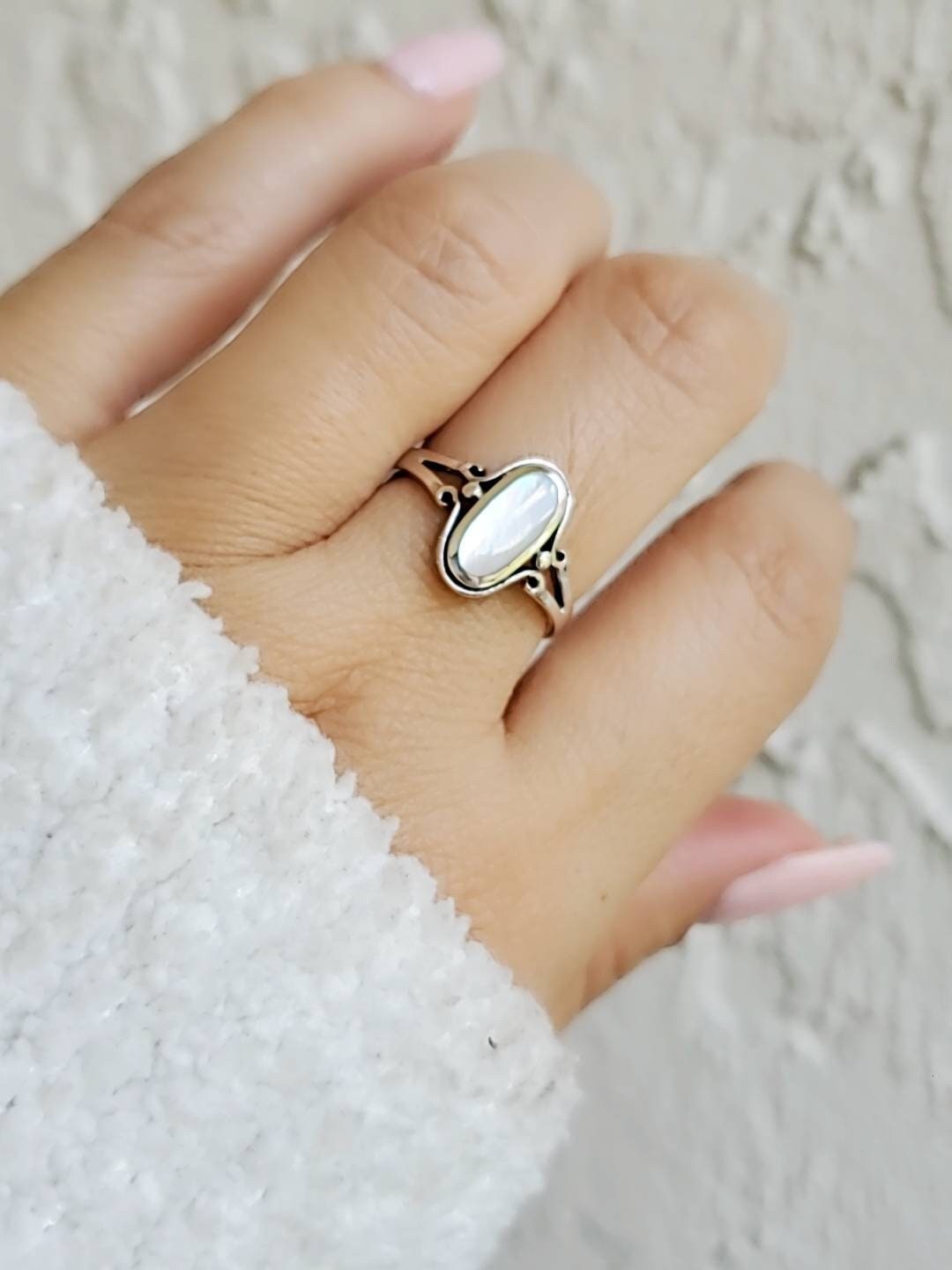 Sterling Silver Mother of Pearl Ring, Women's Ring, Minimalist Ring, Oval Stone, 925 Stamped, Anniversary Gift, Gift for Women