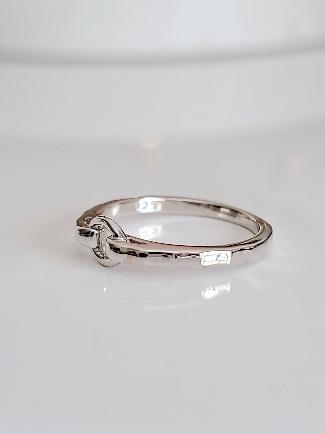 Hammered Simple Circle Band 925 Stamped