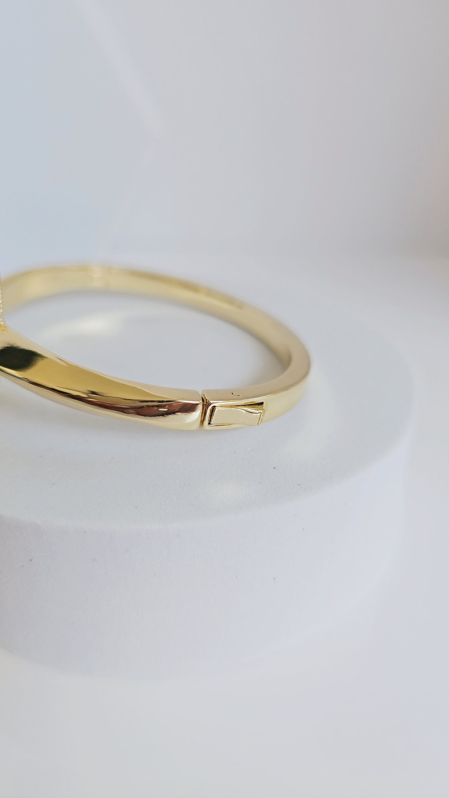 Mother of Pearl Large Clover Bangle Bracelet