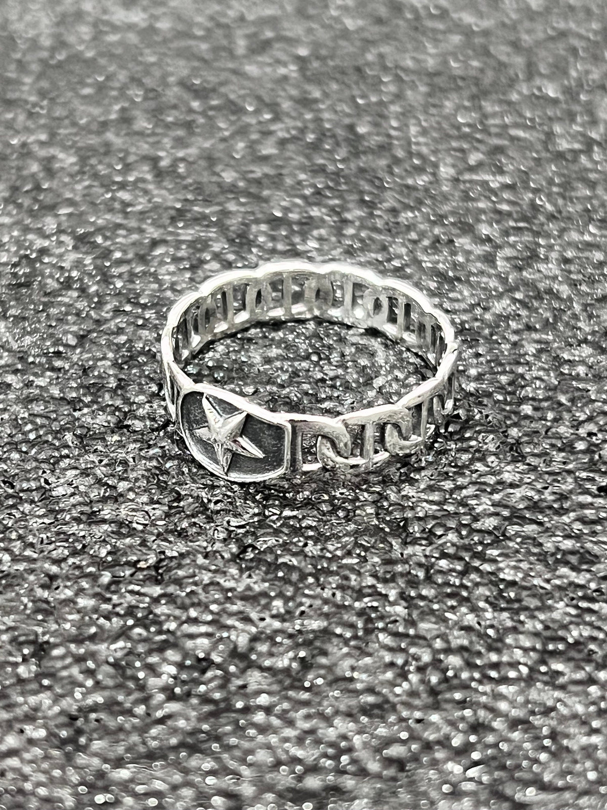 Shooting Star Unisex Ring – 10mm Band Width