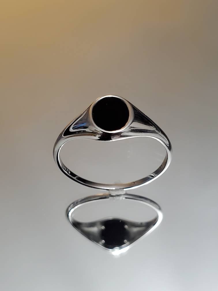 Simple Signet Black Agate Ring