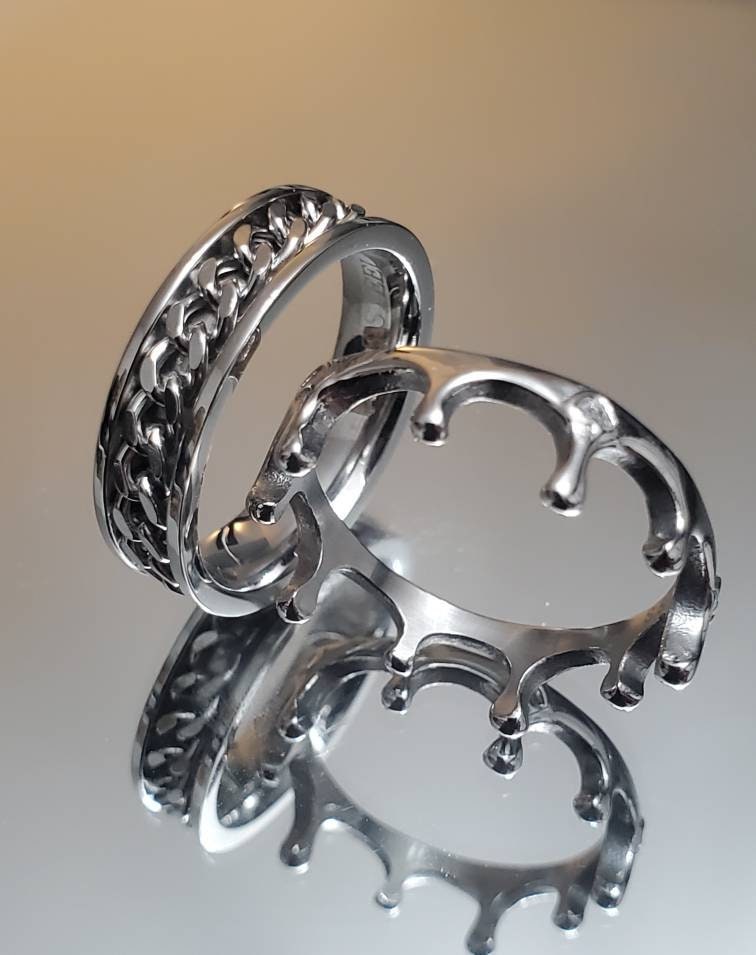 Crown Unisex Ring – Stainless Steel