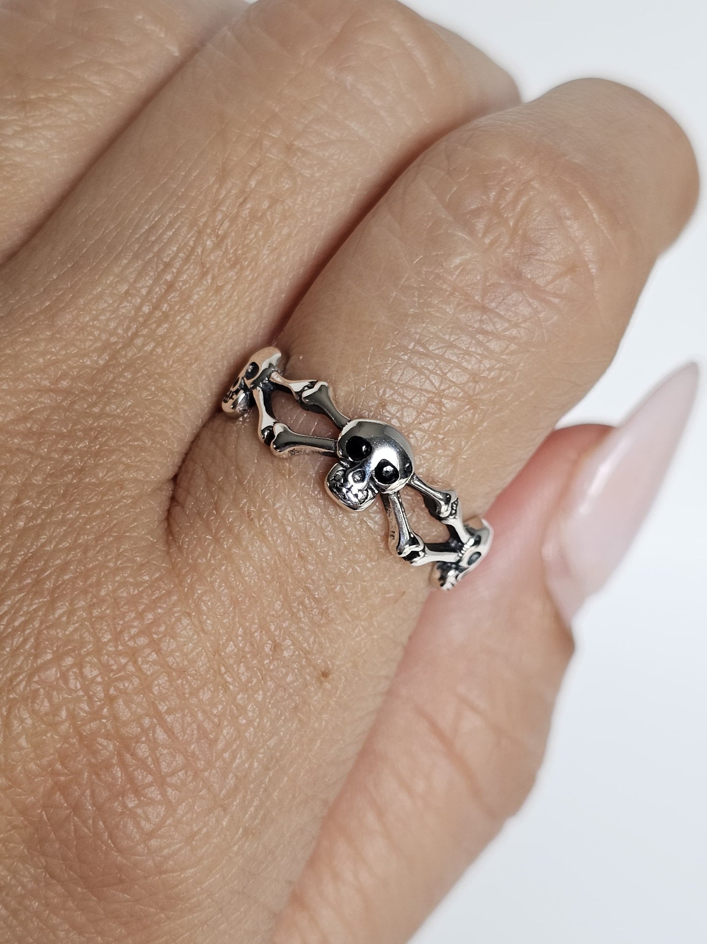 Sterling Silver Skull and Crossbones Ring – Gothic Eternity Band, Unisex, Oxidized Finish, Halloween Jewelry