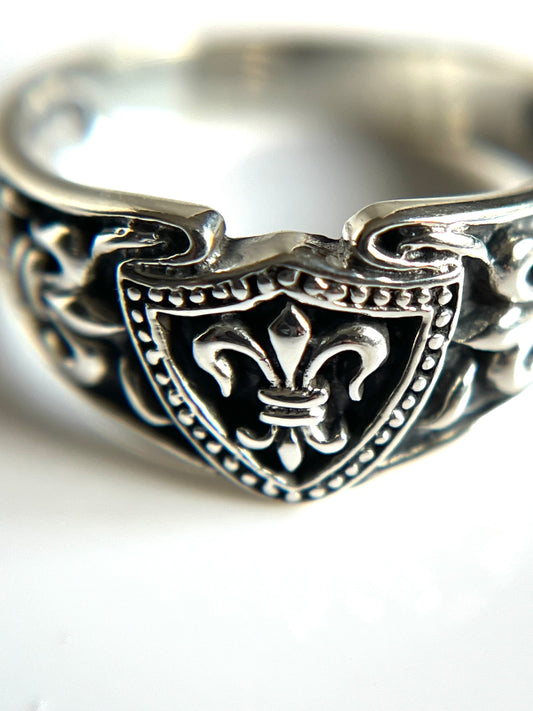 Fleur De Lis Shield Ring