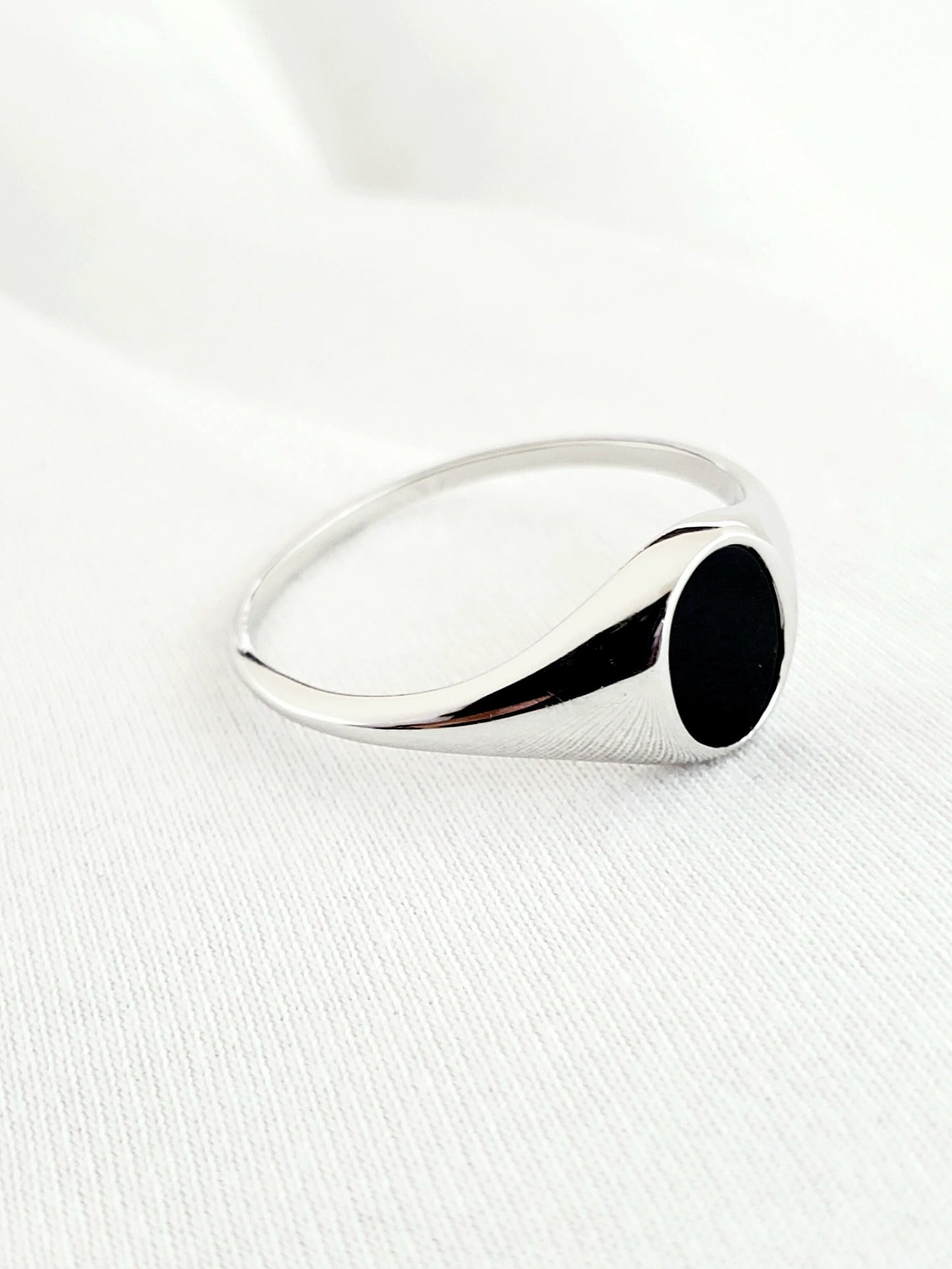 Simple Signet Black Agate Ring