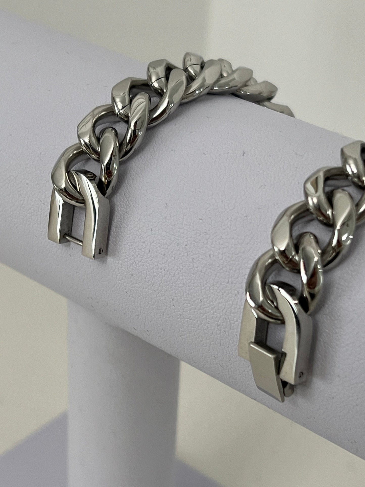 Rugged Cuban Chain Link Bracelet Unisex Bracelet