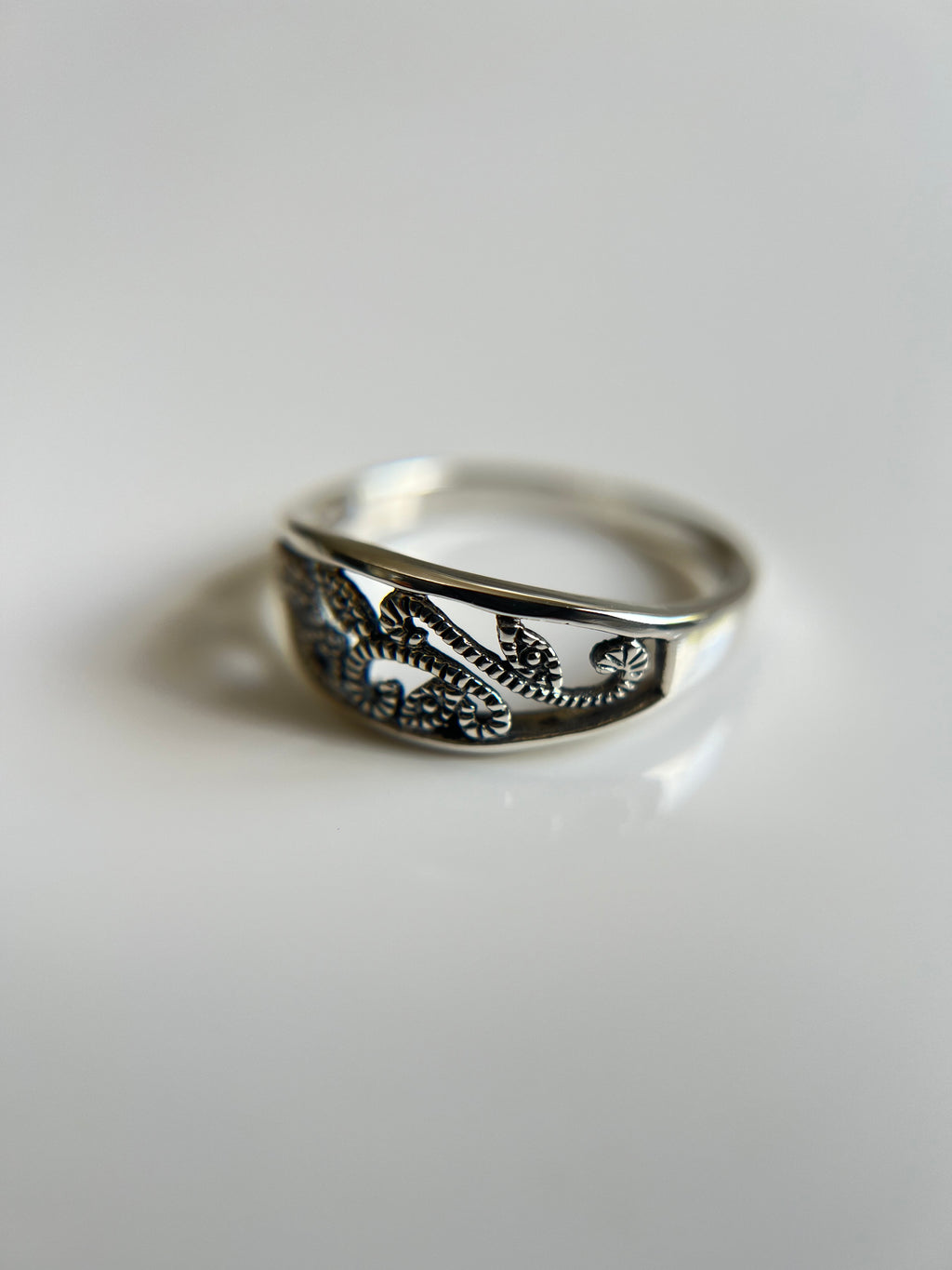 Evil Eye Leaf Vines Ring