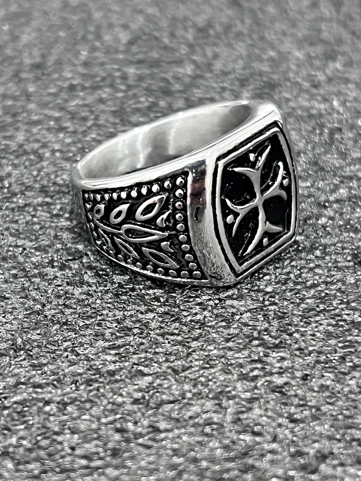 Cross Shield Men's Ring – Stainless Steel