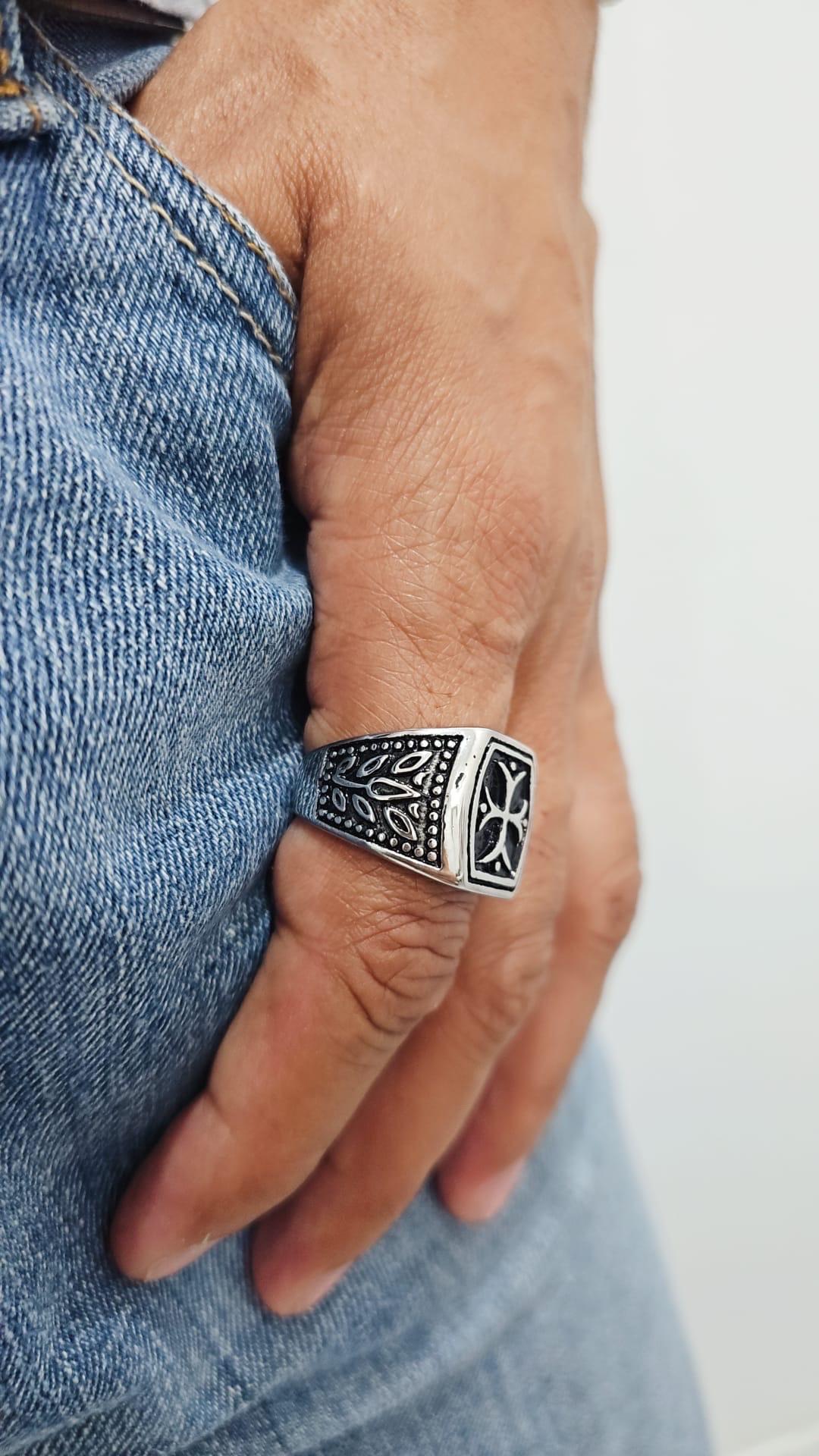 Men's Stainless Steel Cross Shield Ring: Medieval Style