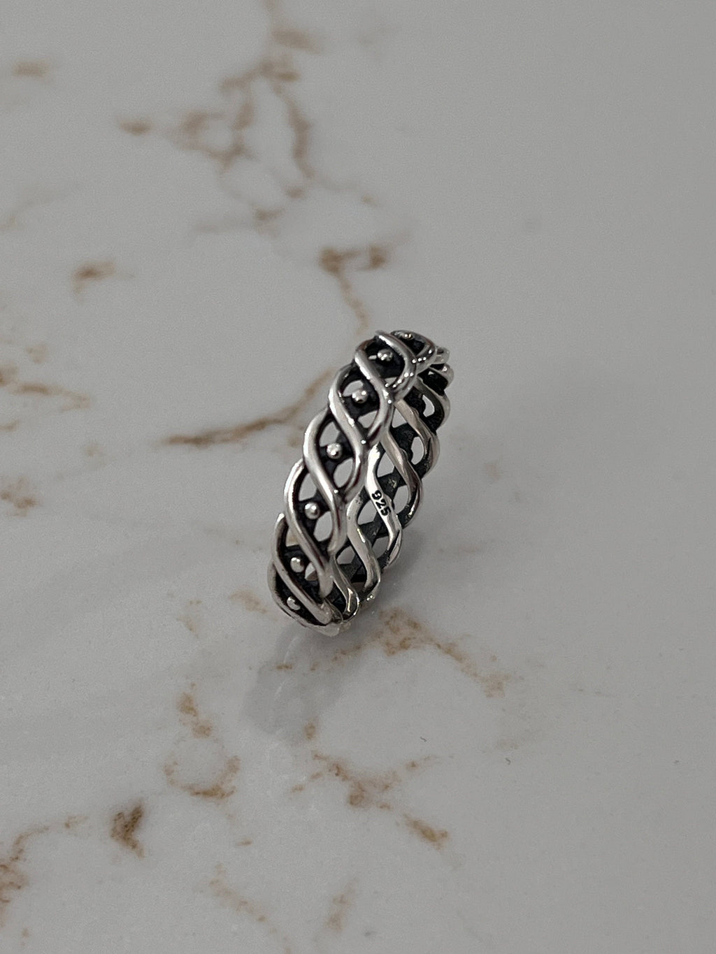 Spiral Eye Unisex Wedding Ring – Sterling Silver