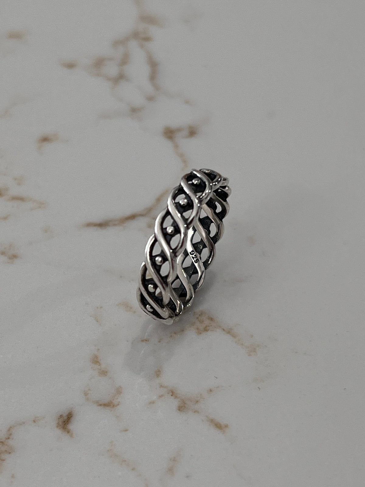 Spiral Eye Unisex Wedding Ring – Sterling Silver