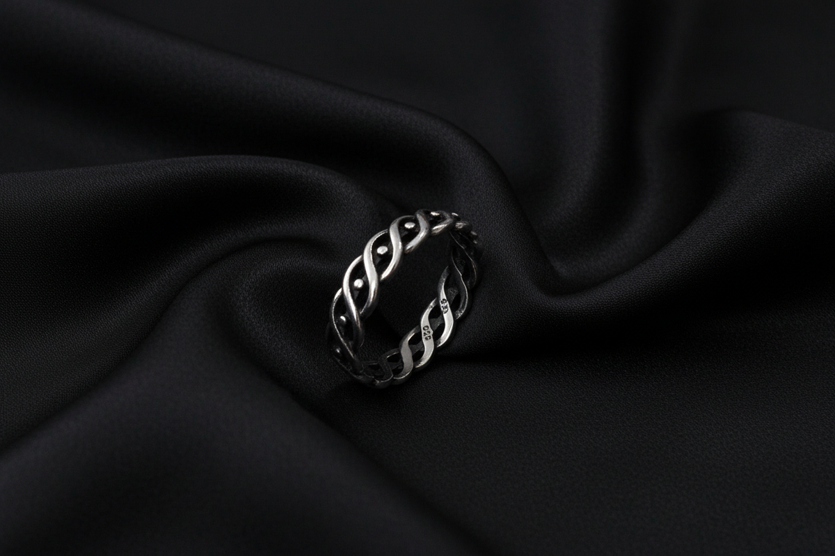 Spiral Eye Unisex Wedding Ring – Sterling Silver