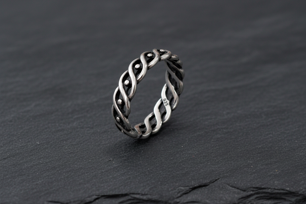 Spiral Eye Unisex Wedding Ring – Sterling Silver