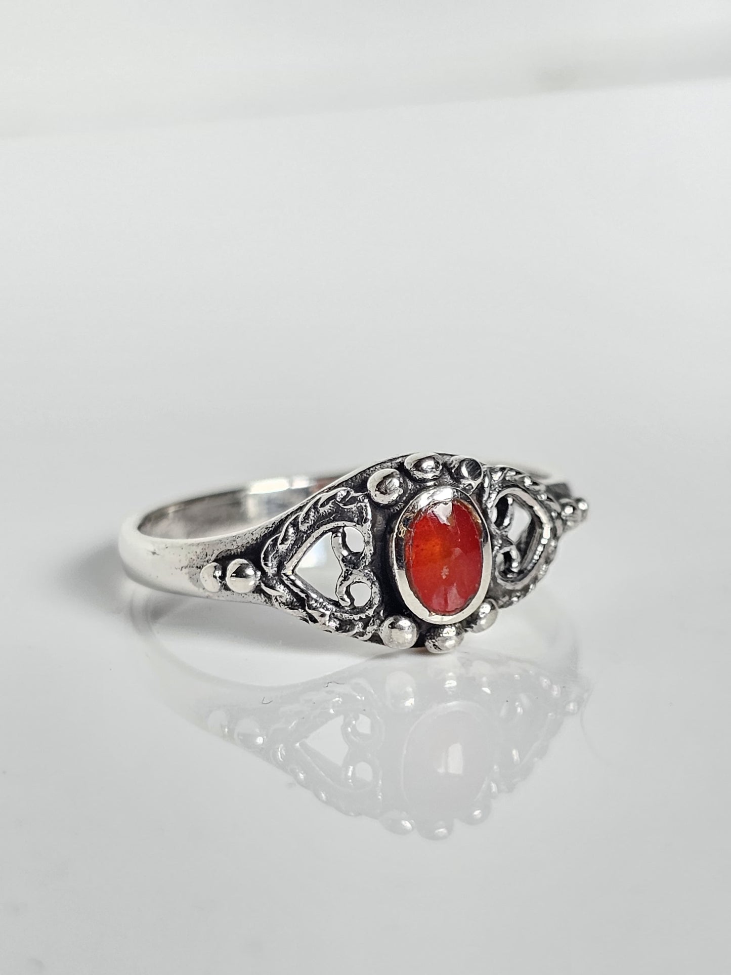 Sterling Silver Signet Ring with Red Agate Stone - Unisex 8mm Face, 2mm Band