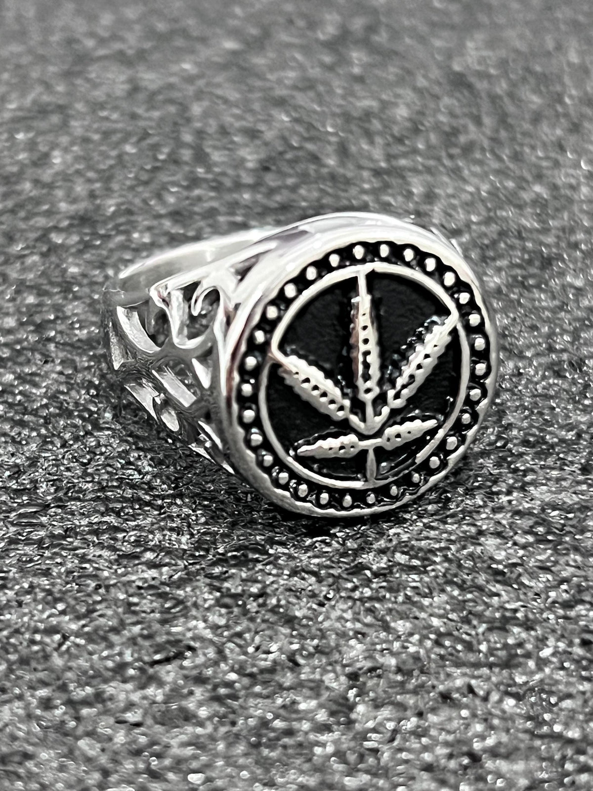 Marijuana Men's Ring – Stainless Steel