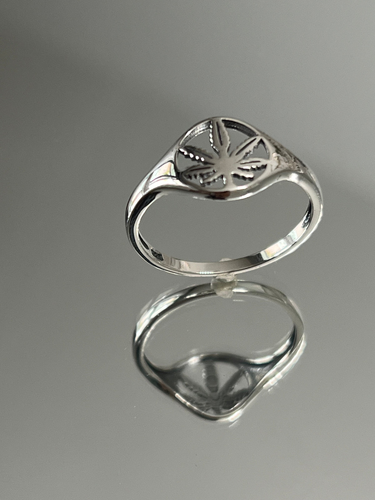 Marijuana Women's Ring – Sterling Silver