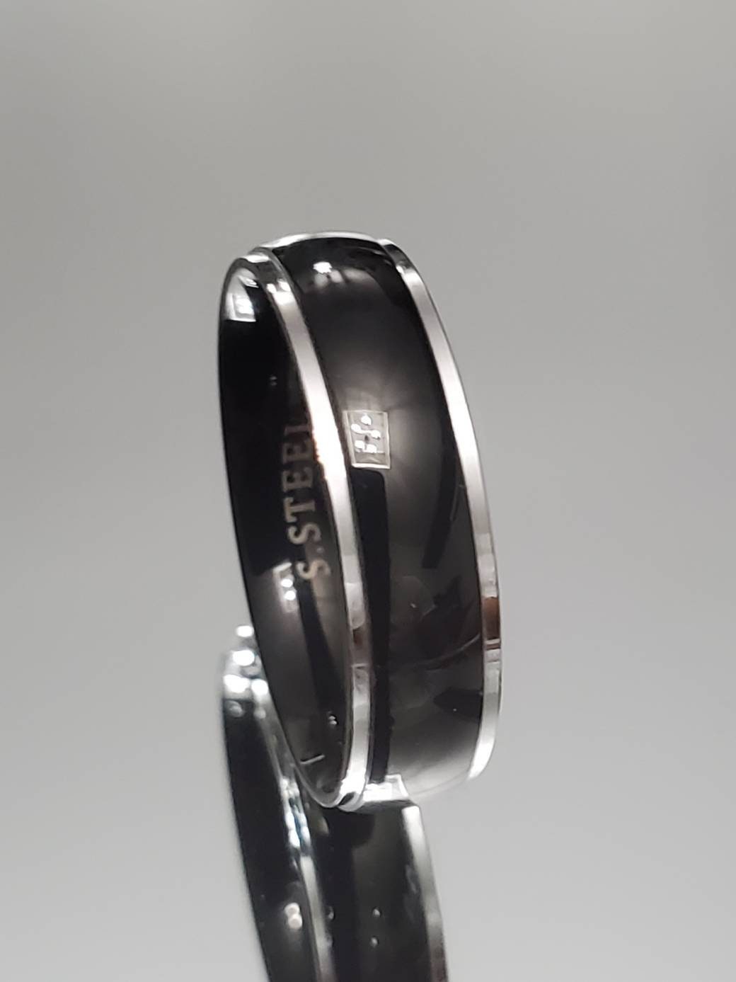 Simple Black Band