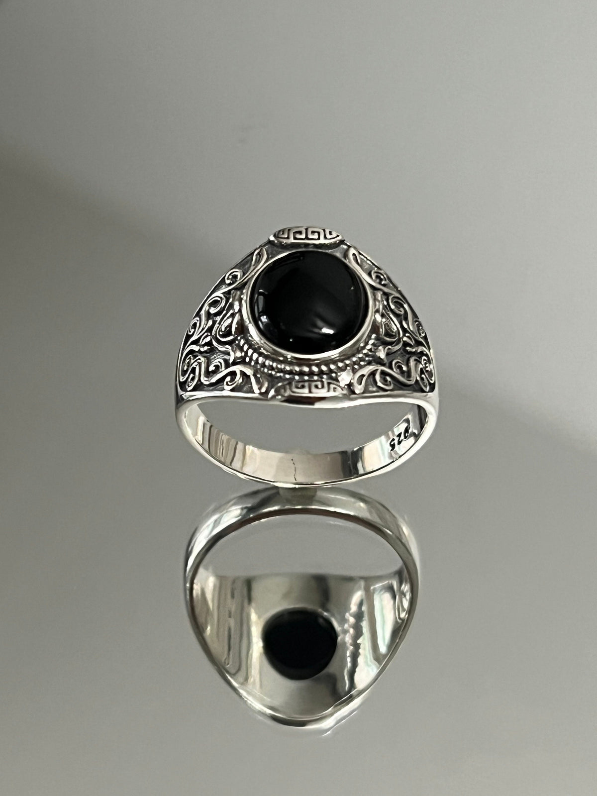 Oxidized Onyx Unisex Signet Ring – Sterling Silver