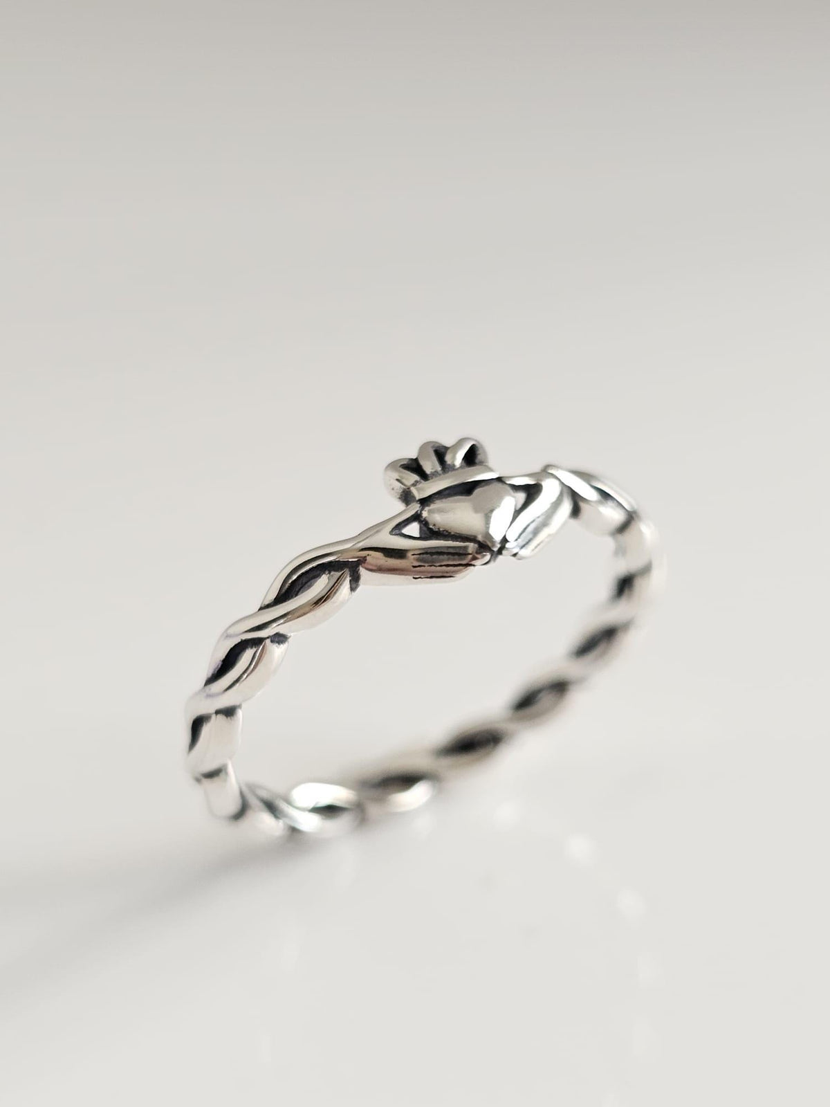 Vine Claddagh Ring – Sterling Silver