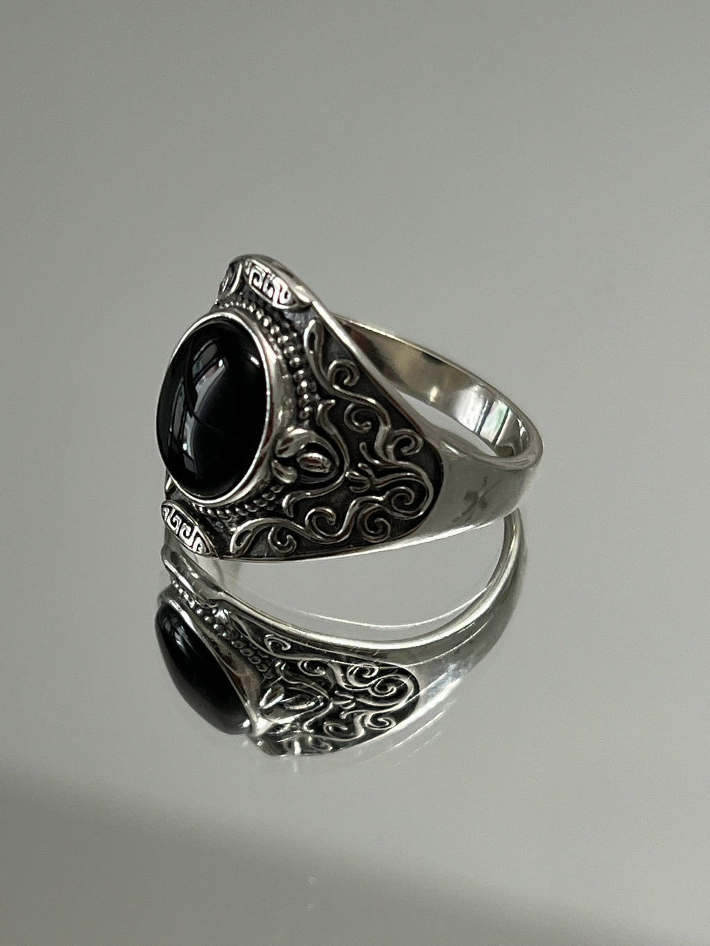Oxidized Onyx Unisex Signet Ring – Sterling Silver
