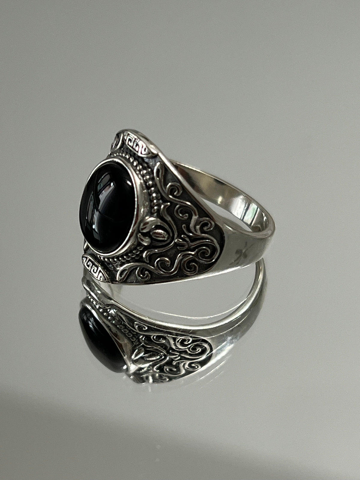 Oxidized Onyx Unisex Signet Ring – Sterling Silver