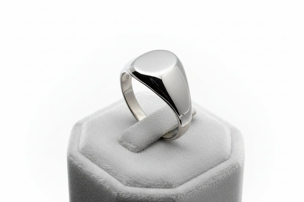 Simple Elegance Unisex Signet Band