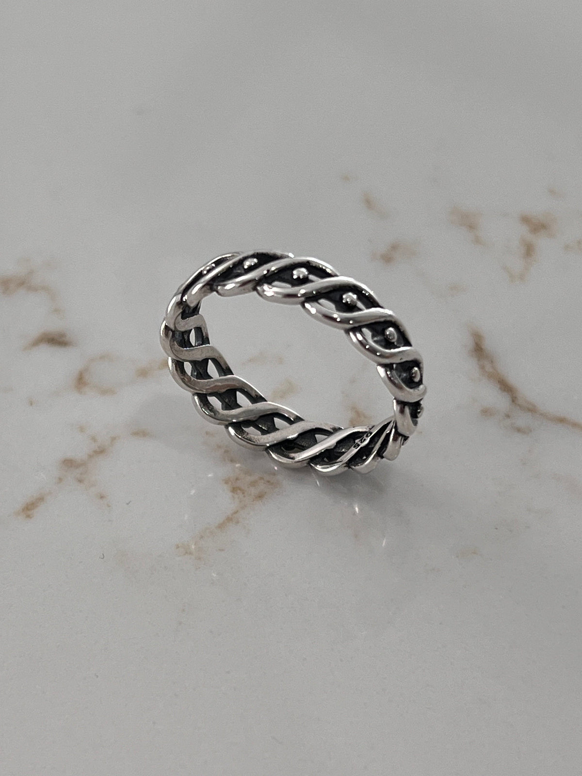 Spiral Eye Unisex Wedding Ring – Sterling Silver