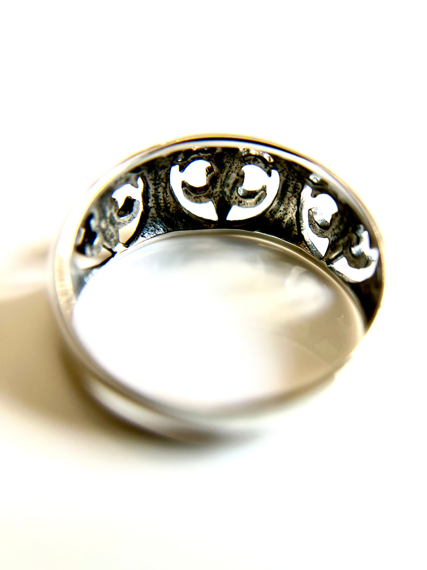 Fleur De Lis Concave