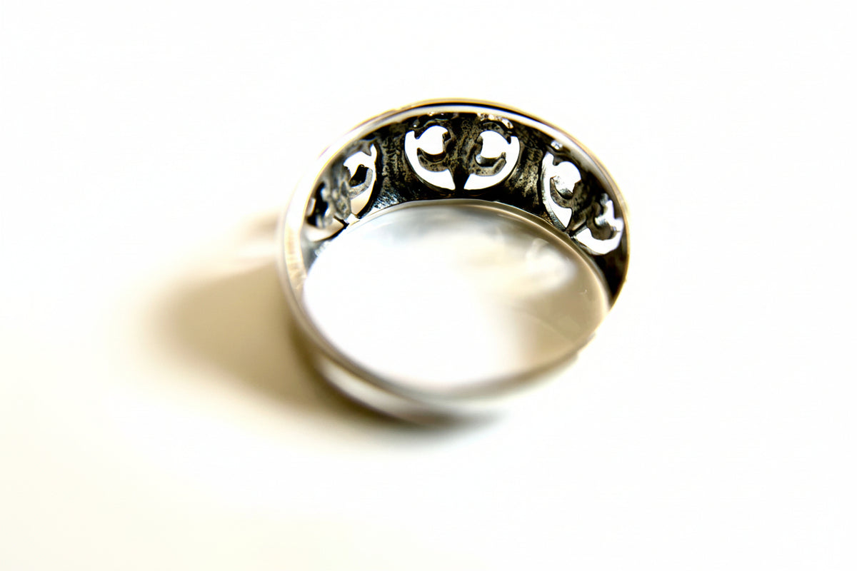 Fleur De Lis Concave