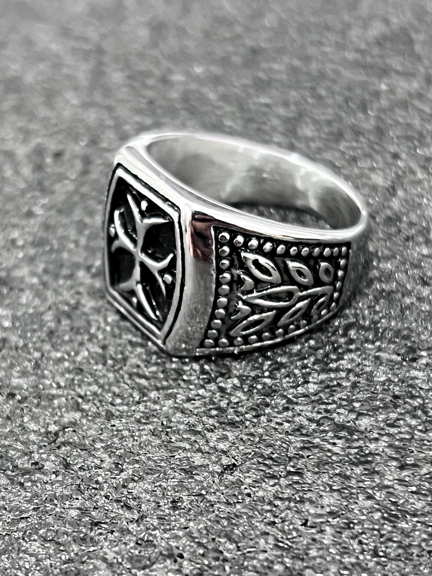Men's Stainless Steel Cross Shield Ring: Medieval Style