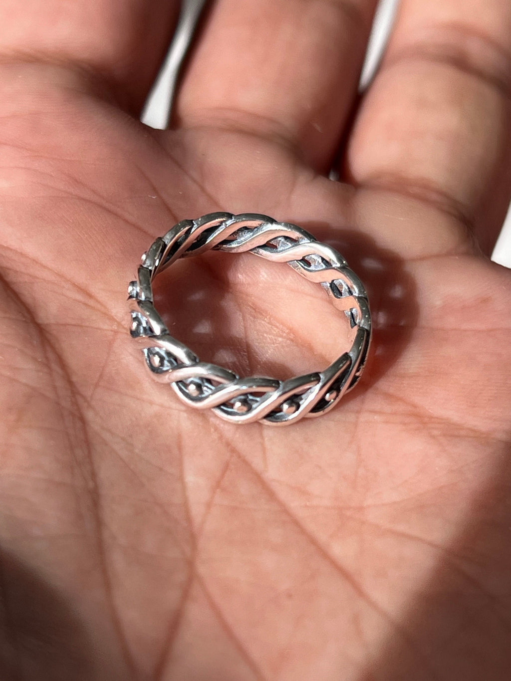 Spiral Eye Unisex Wedding Ring – Sterling Silver