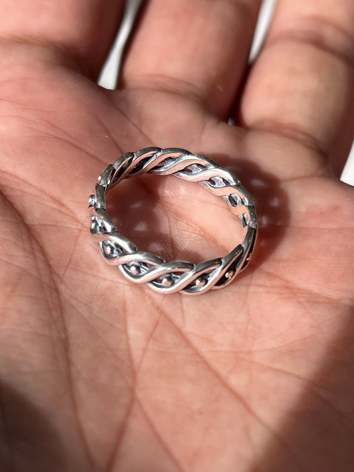 Spiral Eye Unisex Wedding Ring – Sterling Silver
