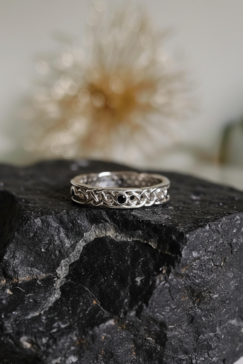 Celtic Braided Thumb Onyx Ring – 925 Sterling Silver
