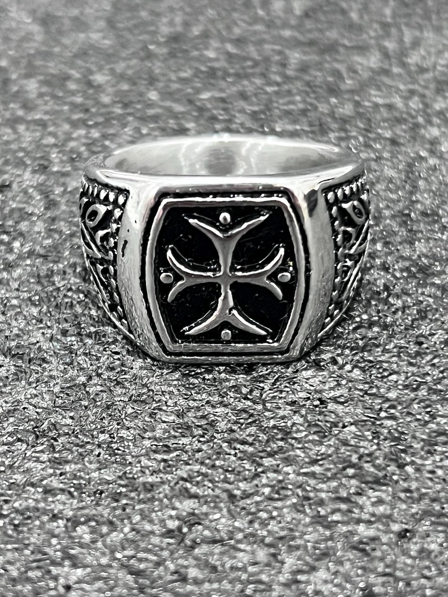 Men's Stainless Steel Cross Shield Ring: Medieval Style