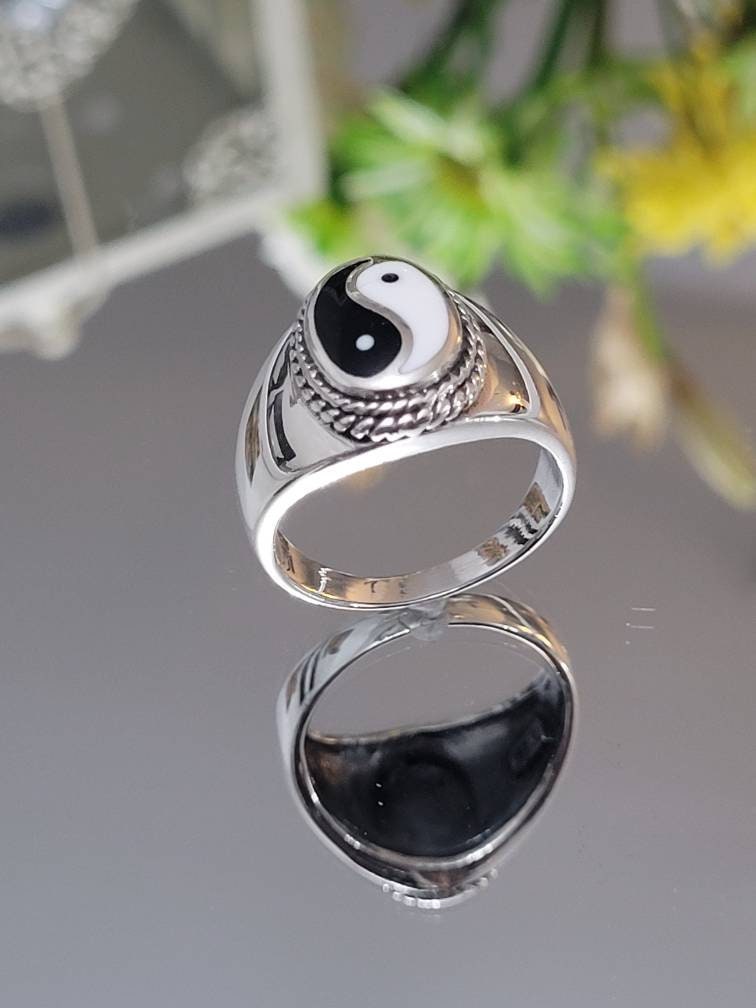 Yin Yang Men's Signet Ring – 925 Sterling Silver