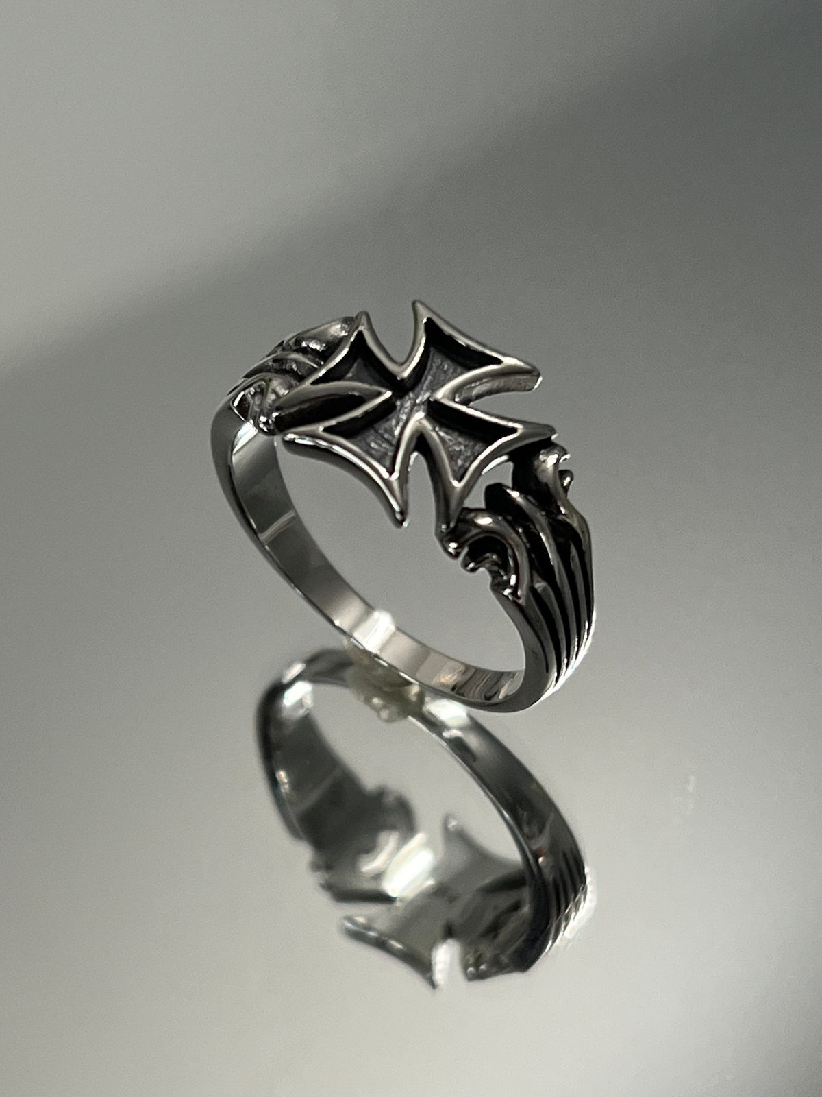 Cross Ring – Sterling Silver with Rhodium Plated