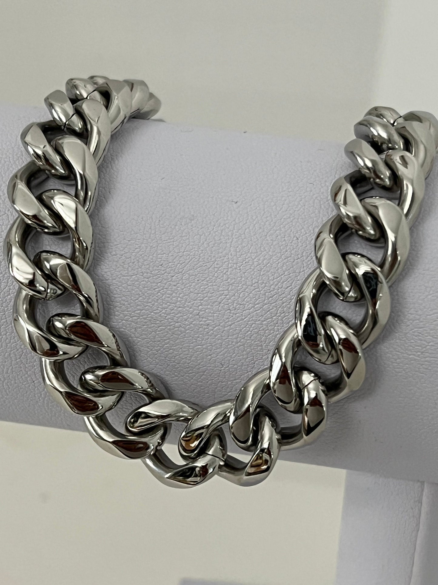 Rugged Cuban Chain Link Bracelet Unisex Bracelet