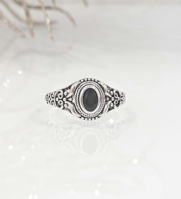 Black Onyx Signet Ring – 925 Sterling Silver