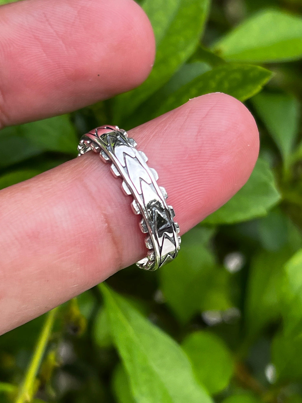 Arrowhead Simple Unisex Wedding Ring – Sterling Silver