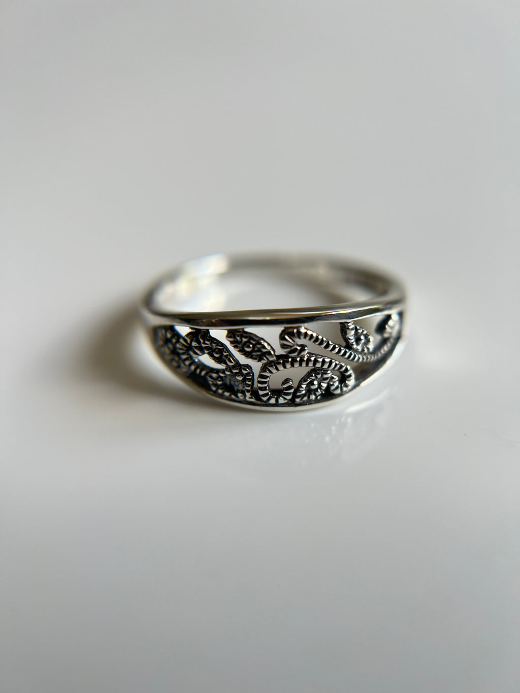 Evil Eye Leaf Vines Ring