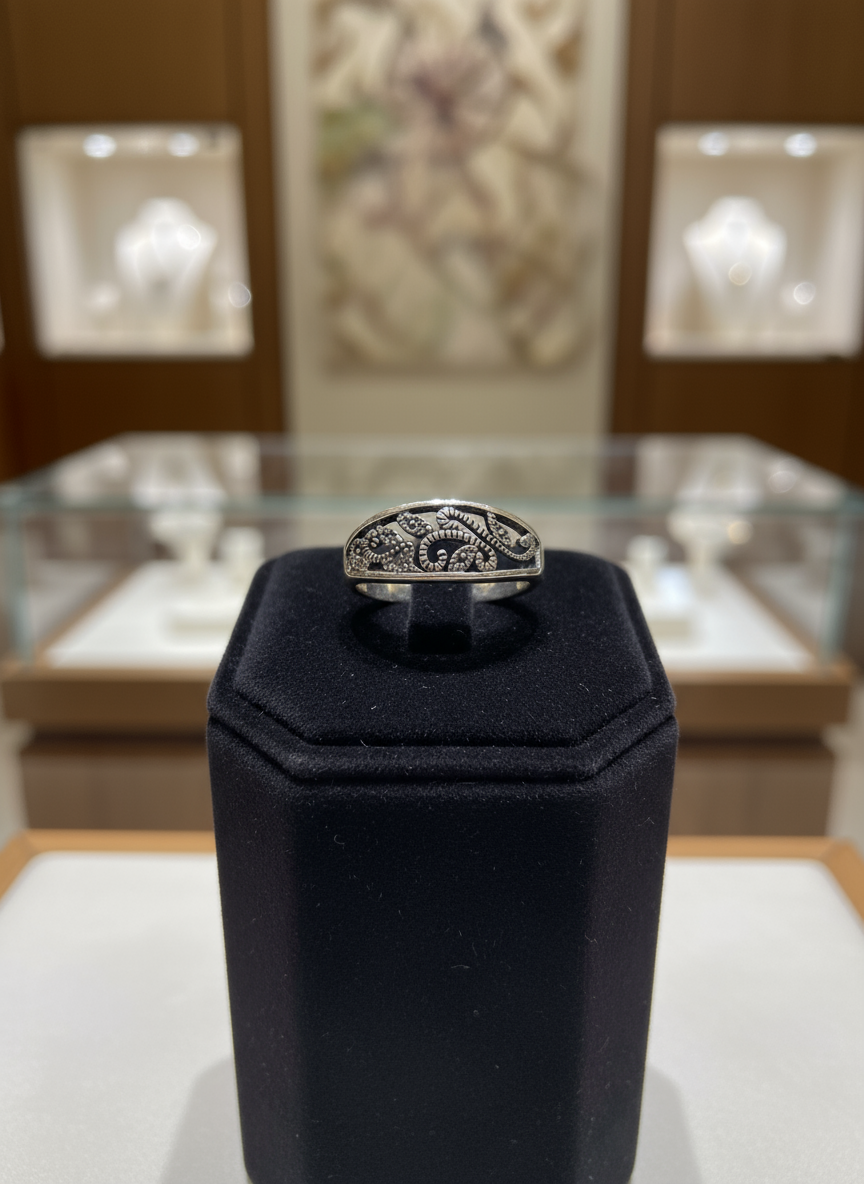 Evil Eye Leaf Vines Ring