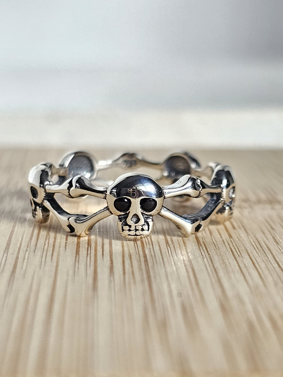 Skull Crossbones Unisex Eternity Ring – Sterling Silver