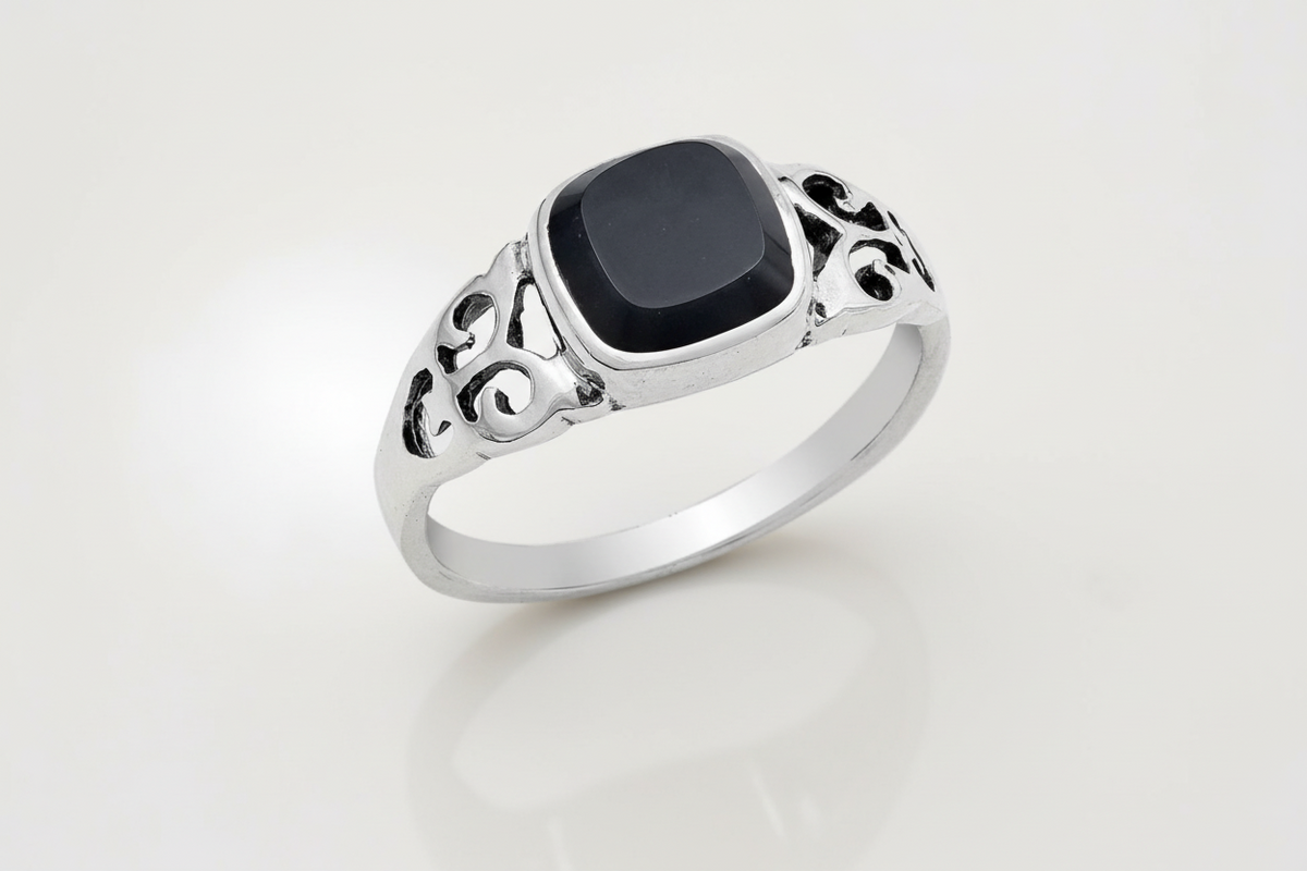 Onyx Ring – Sterling Silver